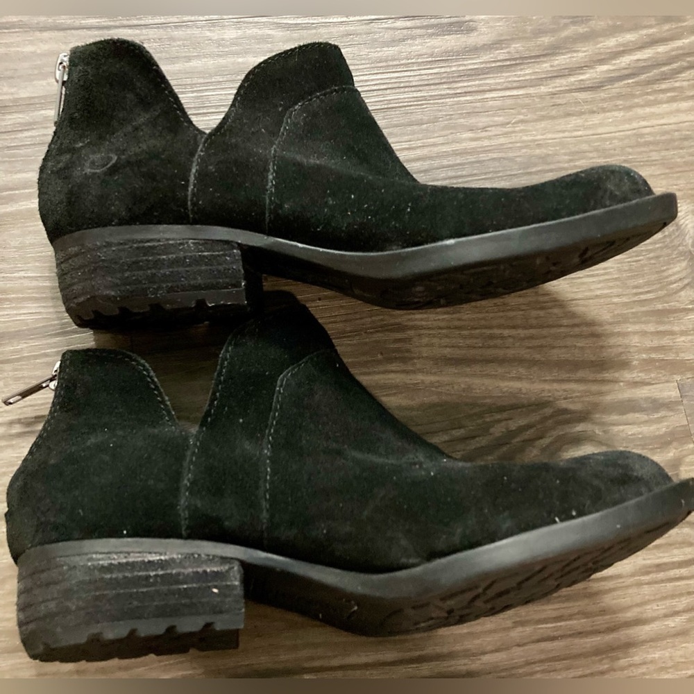 NWOB Born Womens Size 6M Black Suede Leather Kerri Ankle Booties